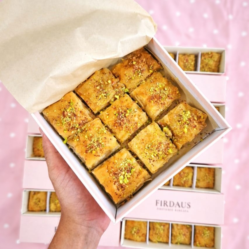Pistachio Grande Box